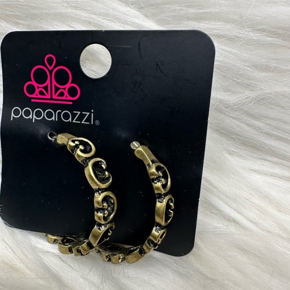 🧡10/$10 Paparazzi Gold Hoop Earrings - Picture 2 of 4